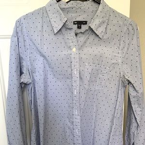 Medium Long sleeve Gap button down shirt. Light Blue with Navy Blue stars